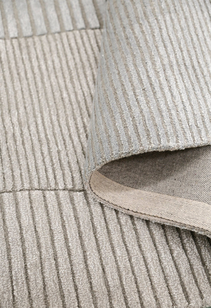 Stone Silver Modern Ripple Hand Tufted 5x7 Wool Area Rug - The Rug Decor