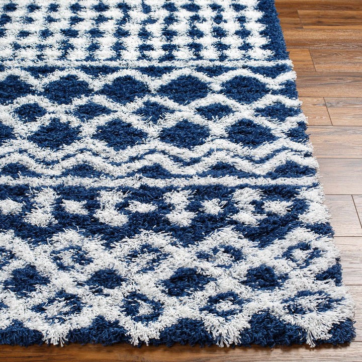 Suke Contemporary Style Blue And White Area Rug - The Rug Decor