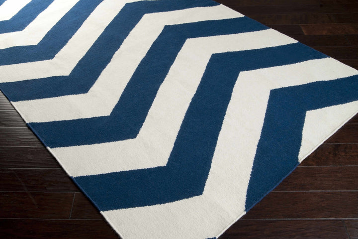 Tamaya Modern Style Blue And White Hand Woven Wool Area Rug - The Rug Decor