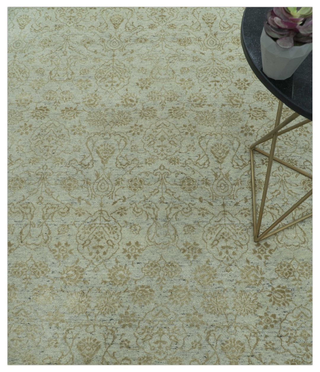 Traditional Design Ivory, Silver and Brown 7x9 Hand Knotted wool rug - The Rug Decor