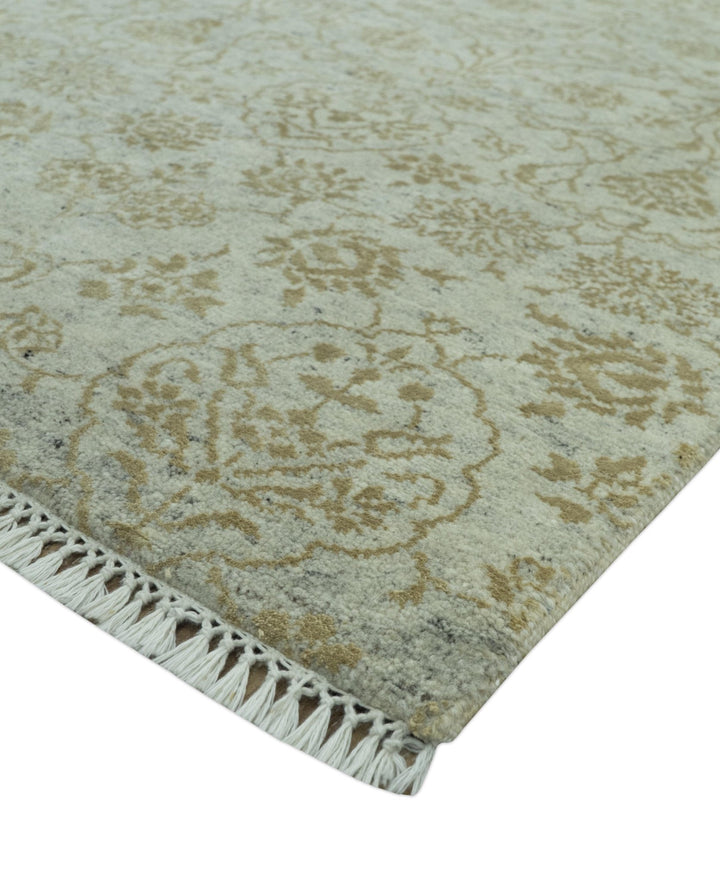 Traditional Design Ivory, Silver and Brown 7x9 Hand Knotted wool rug - The Rug Decor