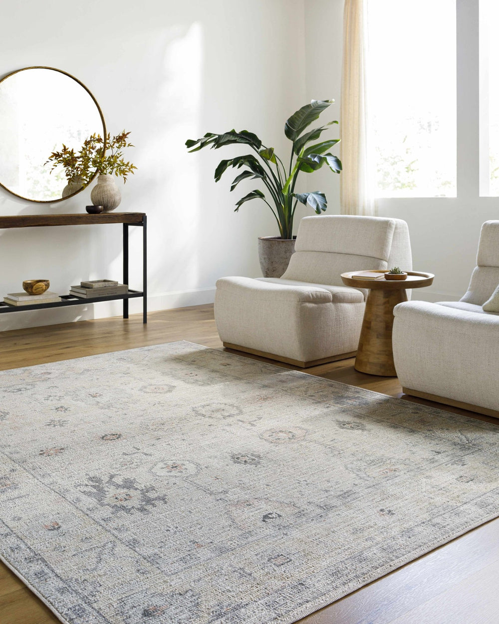 Umeko Traditional Style Gray And Ivory Area Rug - The Rug Decor
