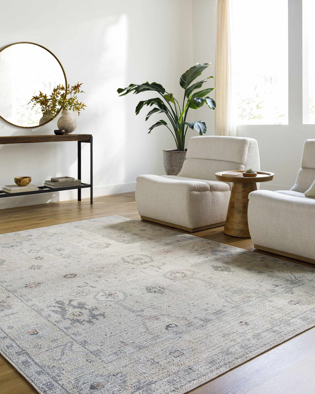 Umeko Traditional Style Gray And Ivory Area Rug - The Rug Decor