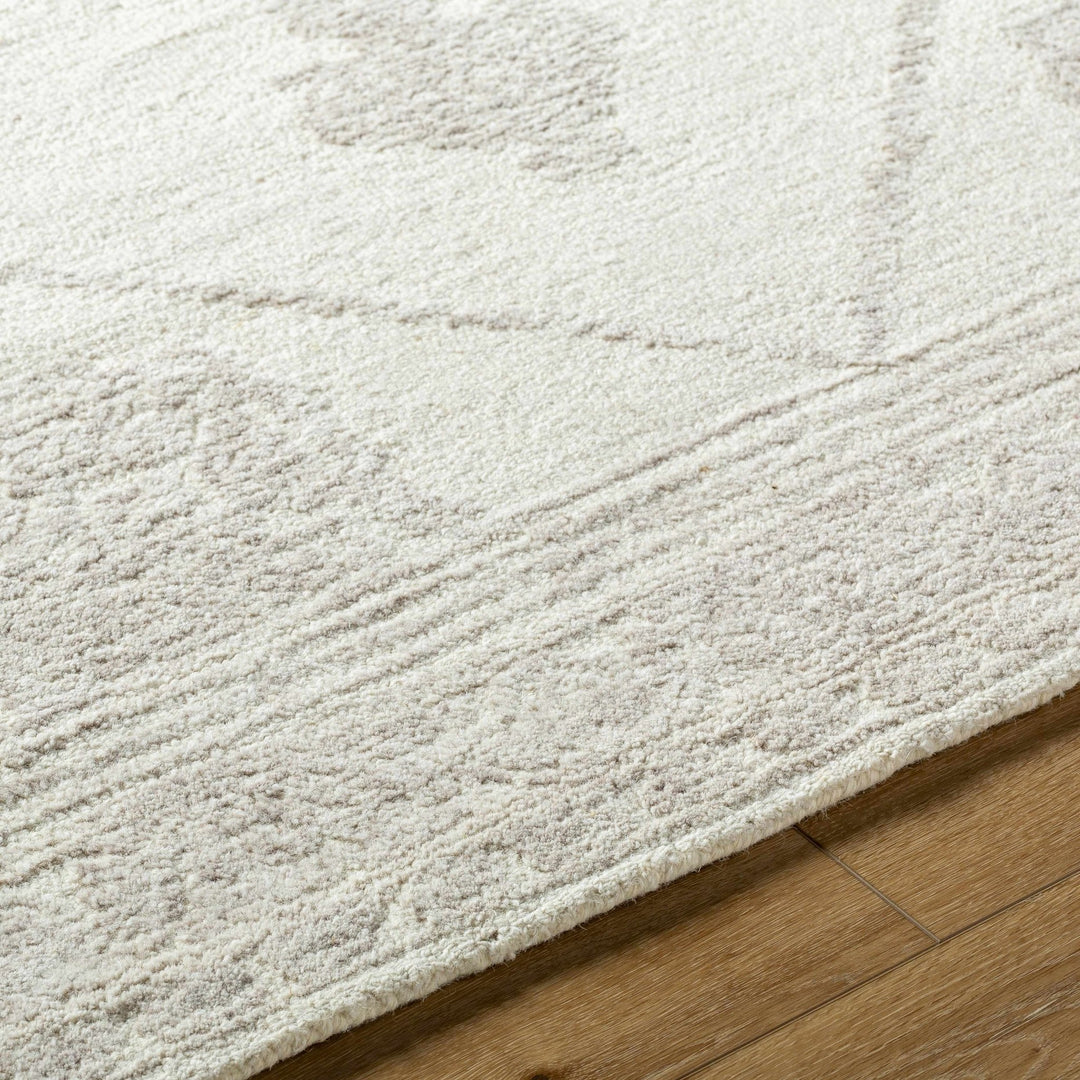 Vanna Traditional Ivory And Brown Area Rug - The Rug Decor