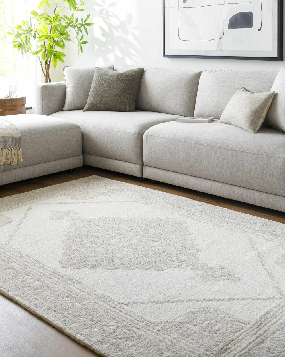 Vanna Traditional Ivory And Brown Area Rug - The Rug Decor