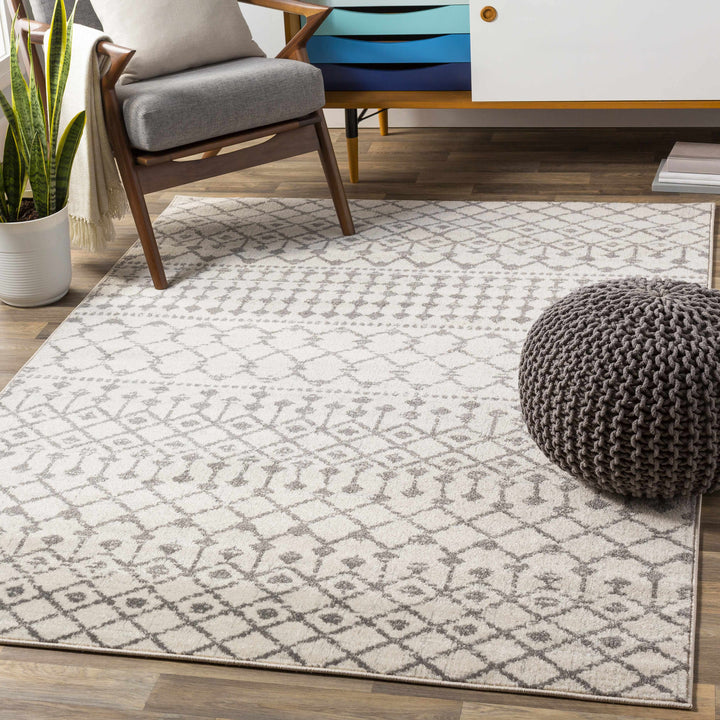 Vicksburg Modern Style Ivory And Gray Area Rug