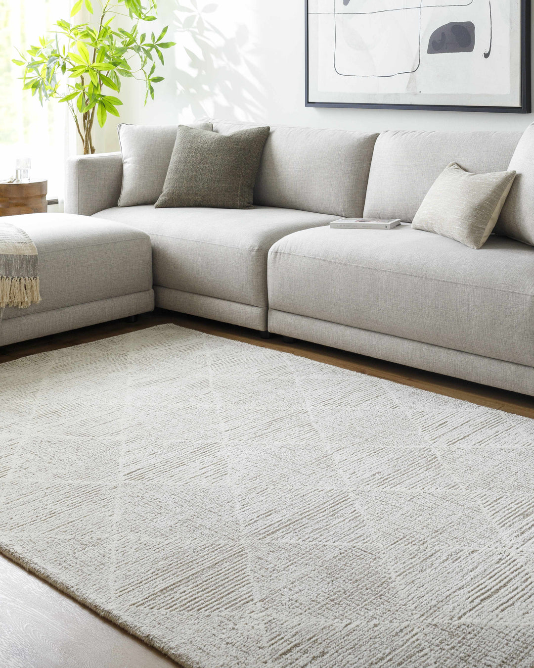 Zonta Modern Geometric Design Ivory Hand Tufted Wool Area Rug