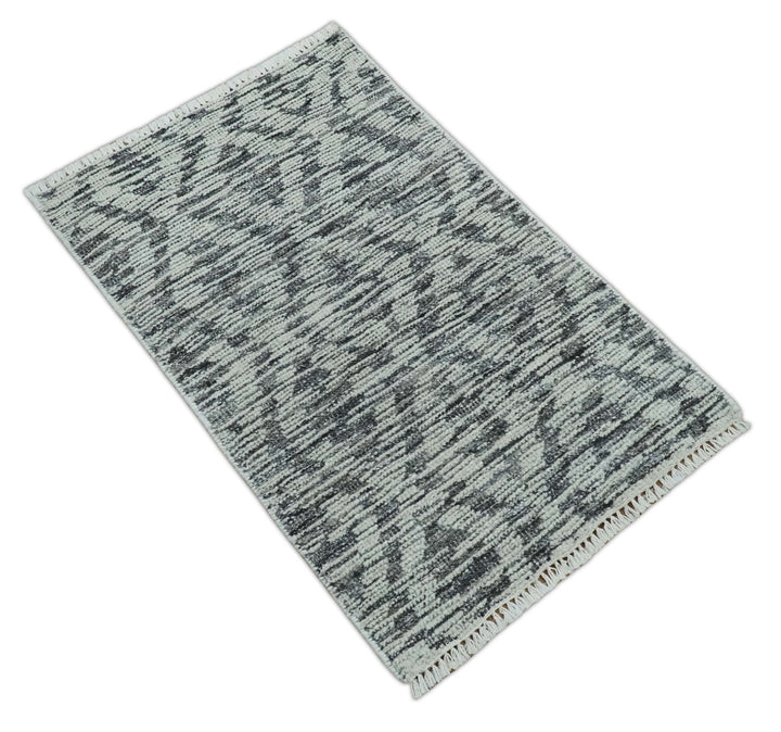 2x3 Hand Knotted Silver and Charcoal Geometrical shape Wool Rug - The Rug Decor