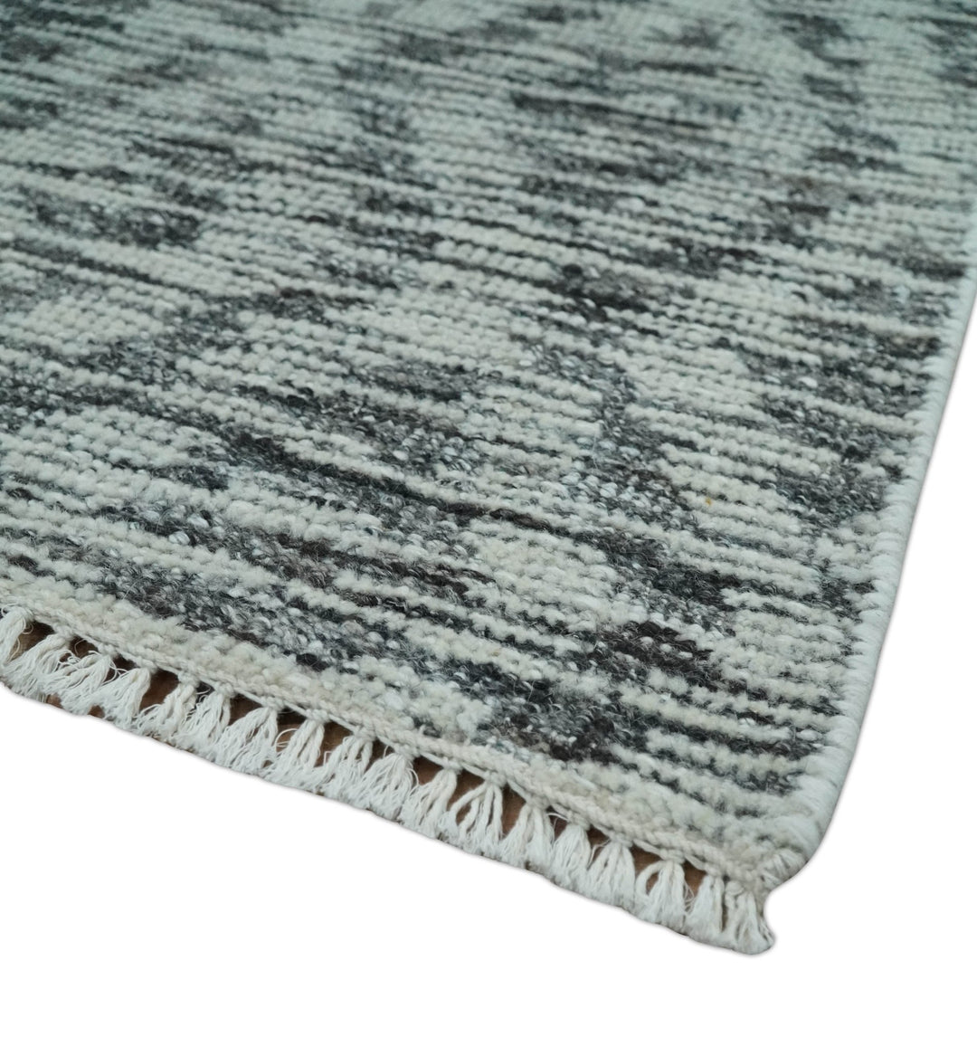 2x3 Hand Knotted Silver and Charcoal Geometrical shape Wool Rug - The Rug Decor