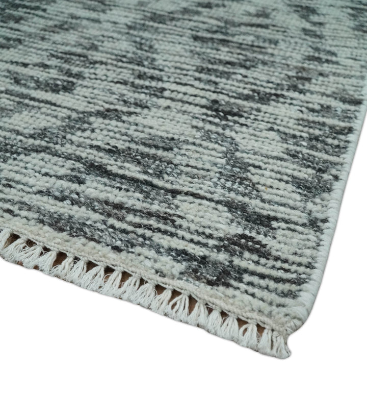 2x3 Hand Knotted Silver and Charcoal Geometrical shape Wool Rug - The Rug Decor
