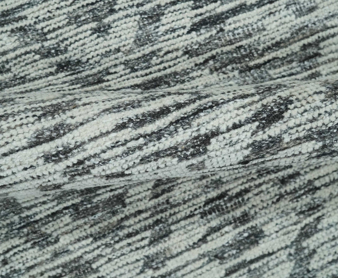 2x3 Hand Knotted Silver and Charcoal Geometrical shape Wool Rug - The Rug Decor