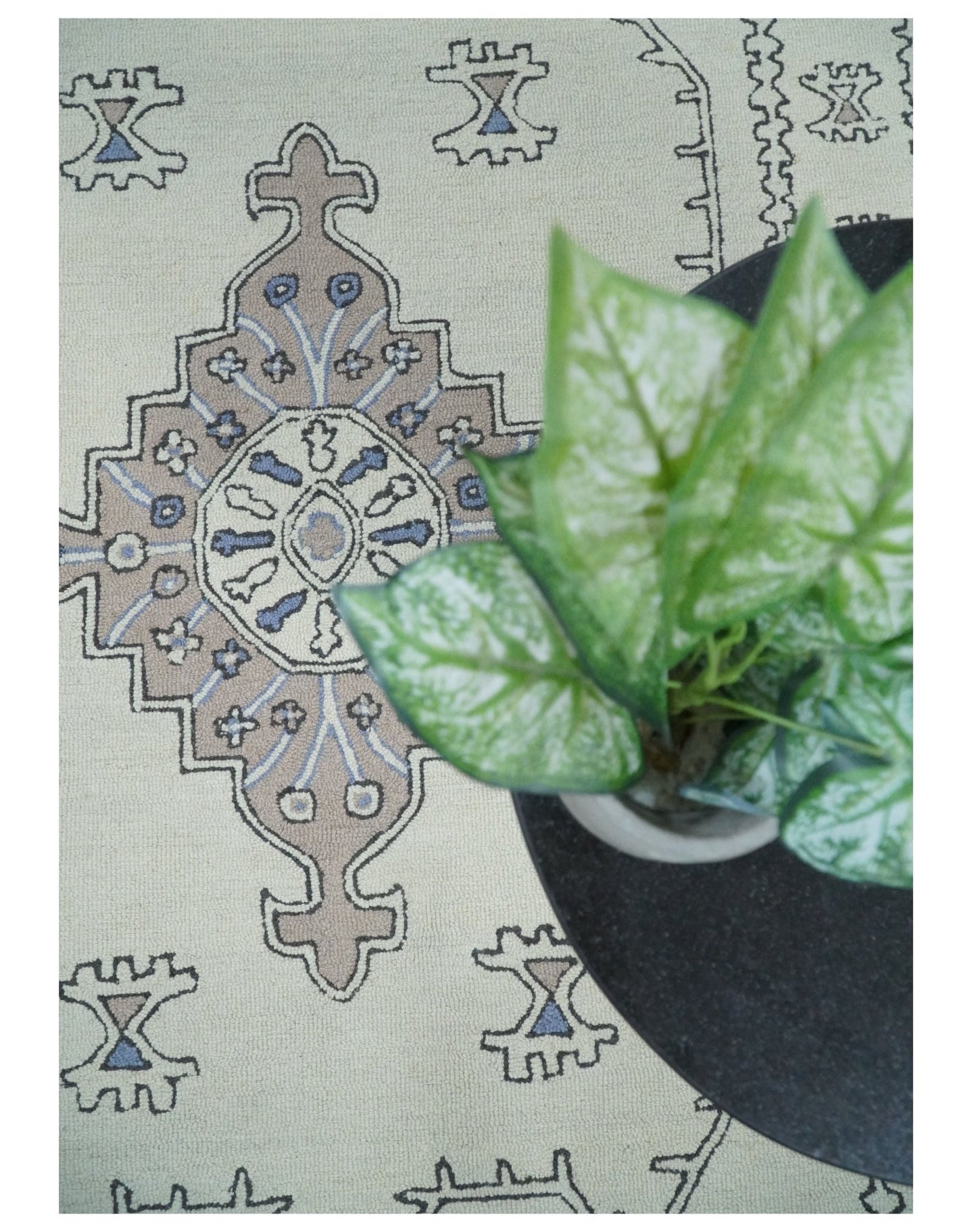 5x8, 6x9, 8x10 and 9x12 Ivory and Peach Persian Style Antique Oriental Tribal Hand Tufted Wool Area Rug | TRI3 - The Rug Decor