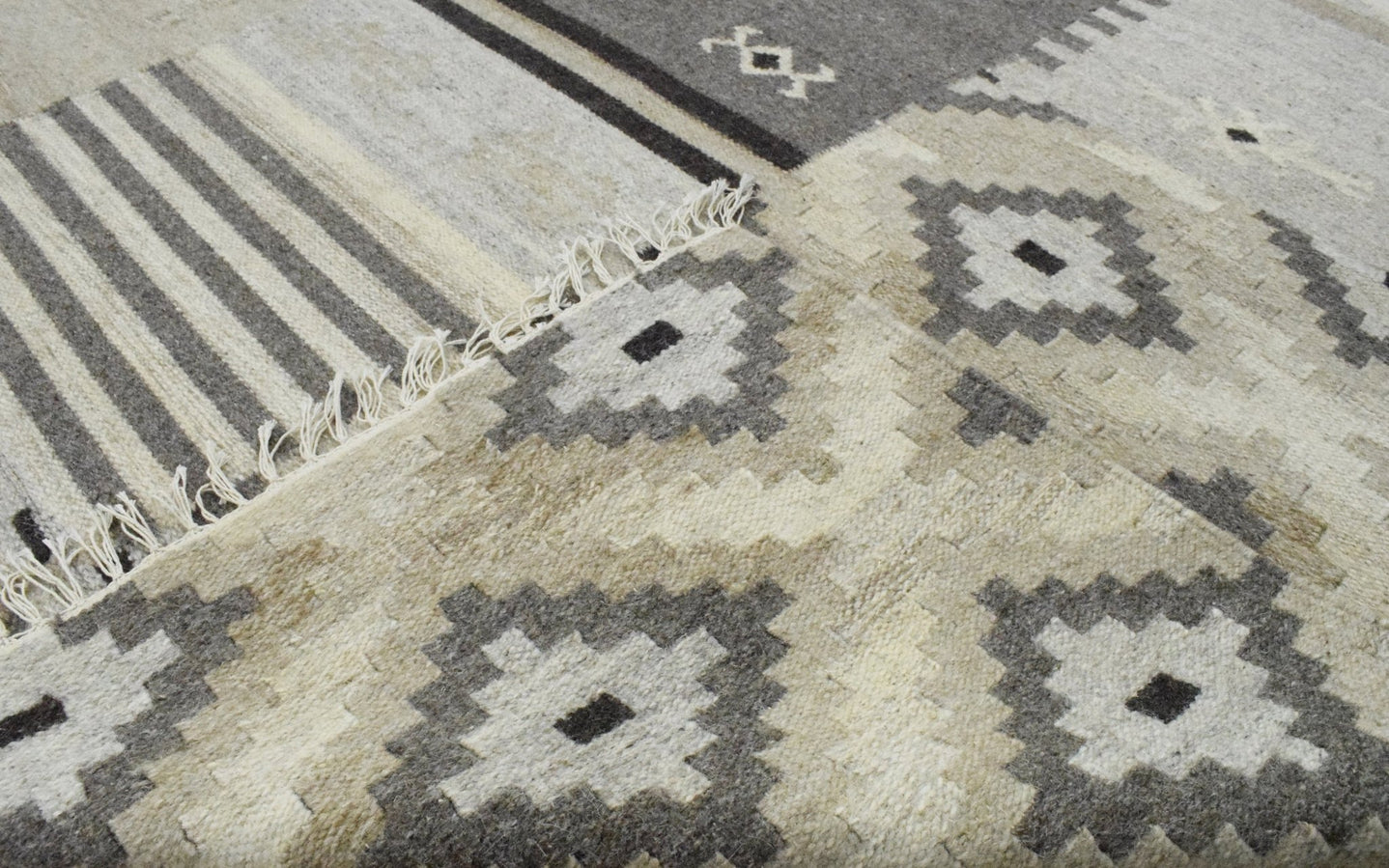 5x8 Dhurrie Rug, Beige Brown Tribal Pattern Wool Rug - The Rug Decor