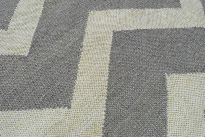 5x8 Dhurrie Rug,Grey and White Chevron Pattern Rug , Living, Dinning and Bedroom Rug | TRDDUR558 - The Rug Decor