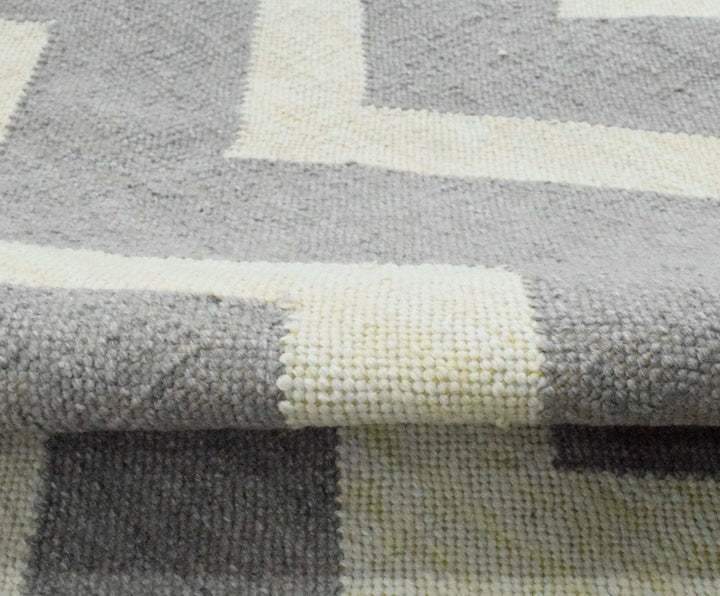 5x8 Dhurrie Rug,Grey and White Chevron Pattern Rug , Living, Dinning and Bedroom Rug | TRDDUR558 - The Rug Decor