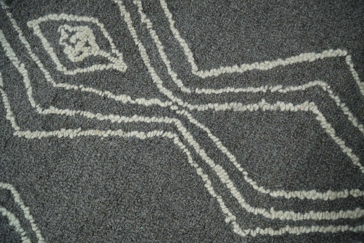 5x8 Gray and White Tribal Hand Hooked Textured Loop Area Rug | TRIB1 - The Rug Decor