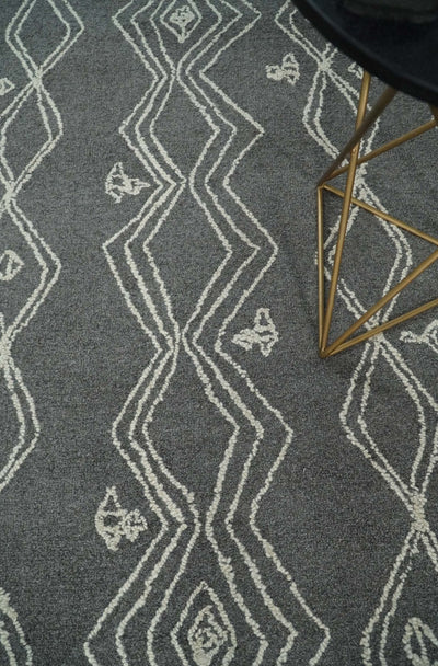5x8 Gray and White Tribal Hand Hooked Textured Loop Area Rug | TRIB1 - The Rug Decor