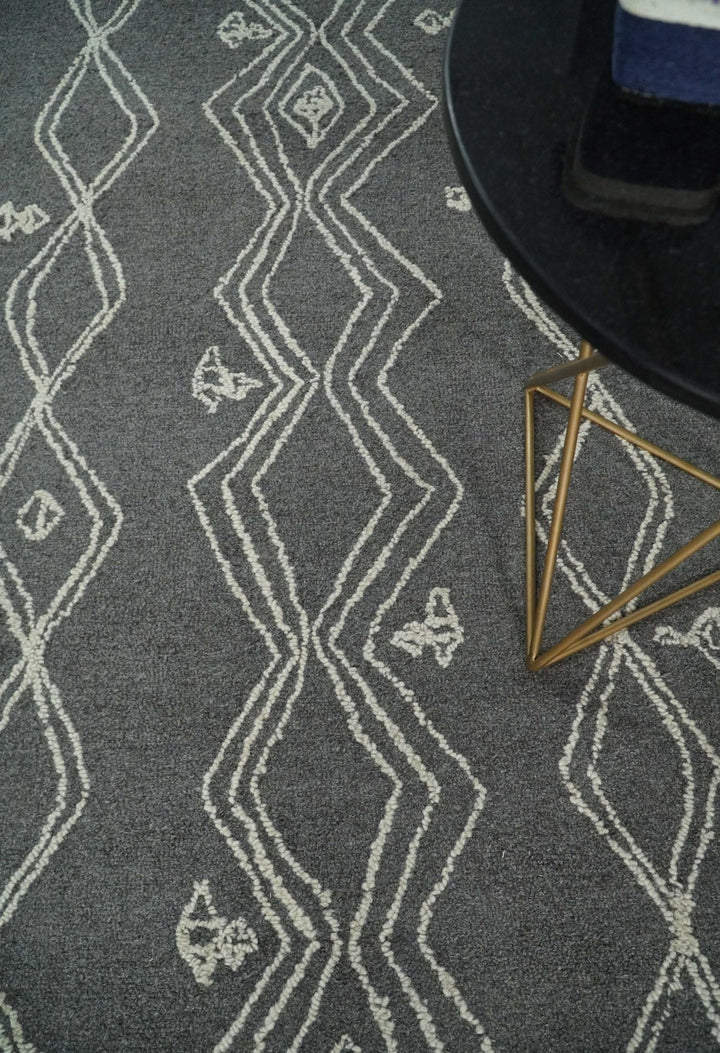 5x8 Gray and White Tribal Hand Hooked Textured Loop Area Rug | TRIB1 - The Rug Decor