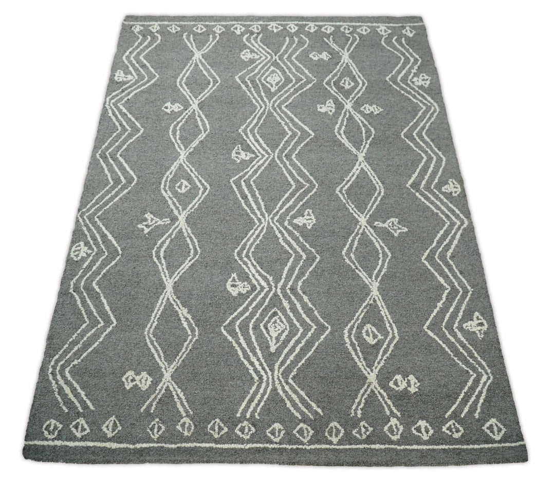 5x8 Gray and White Tribal Hand Hooked Textured Loop Area Rug | TRIB1 - The Rug Decor