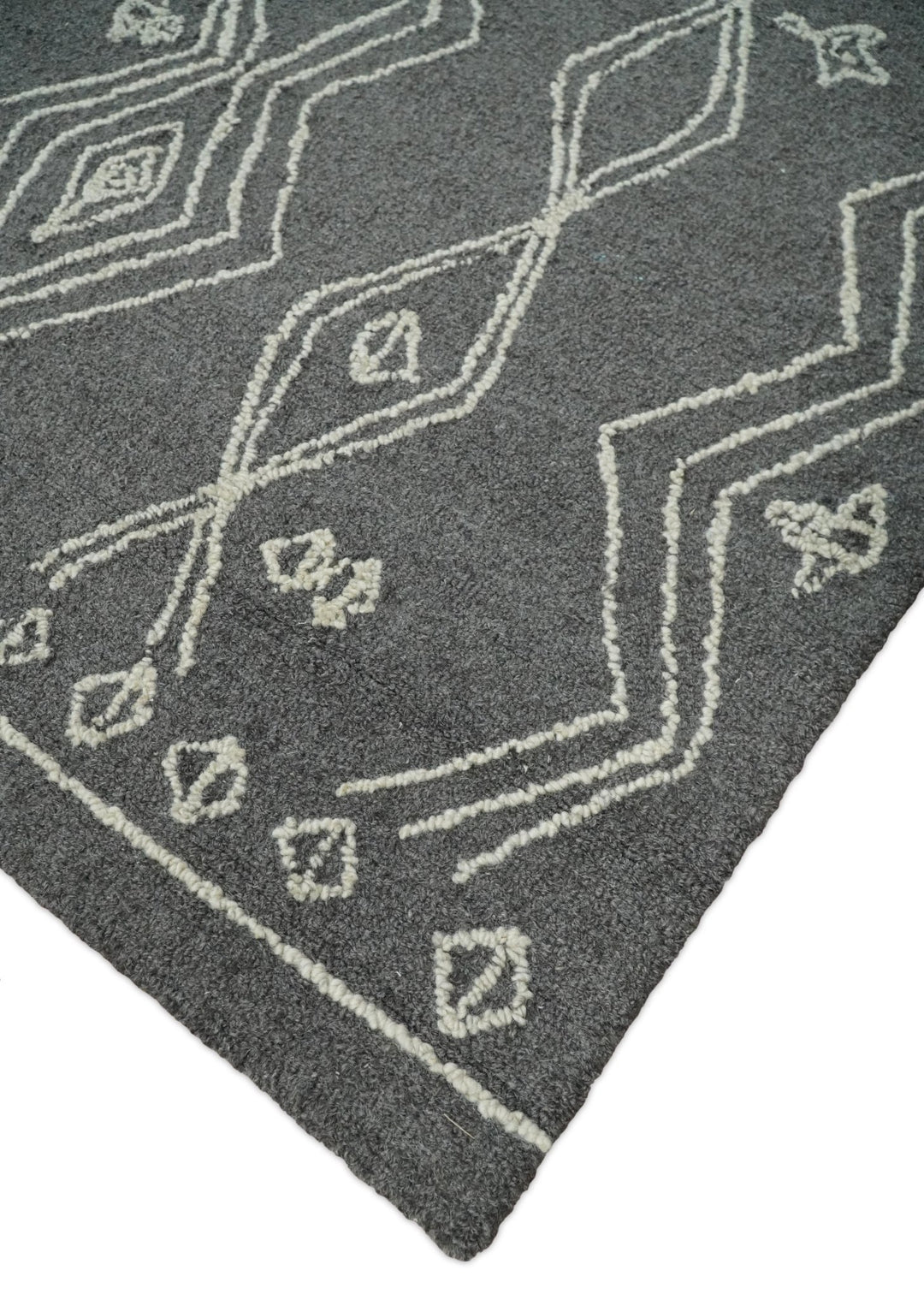 5x8 Gray and White Tribal Hand Hooked Textured Loop Area Rug | TRIB1 - The Rug Decor