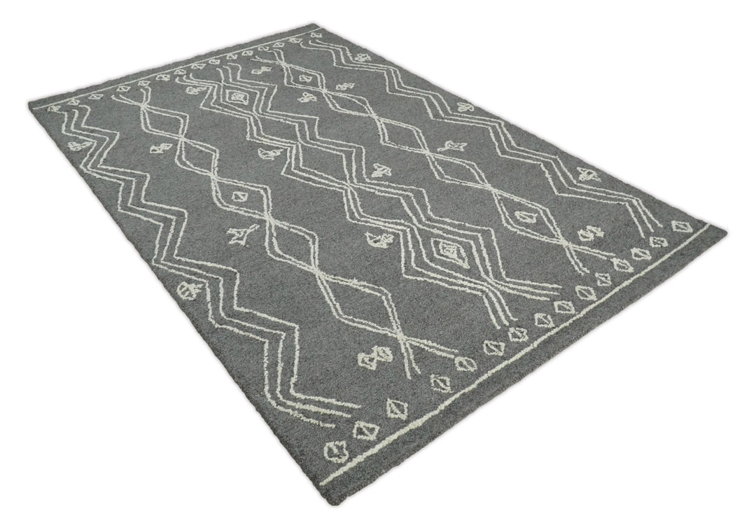 5x8 Gray and White Tribal Hand Hooked Textured Loop Area Rug | TRIB1 - The Rug Decor