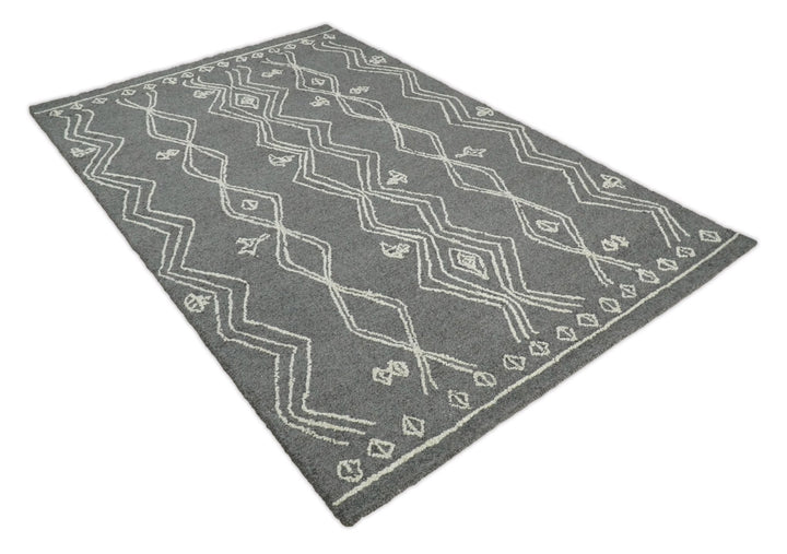 5x8 Gray and White Tribal Hand Hooked Textured Loop Area Rug | TRIB1 - The Rug Decor