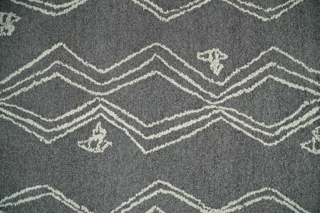 5x8 Gray and White Tribal Hand Hooked Textured Loop Area Rug | TRIB1 - The Rug Decor