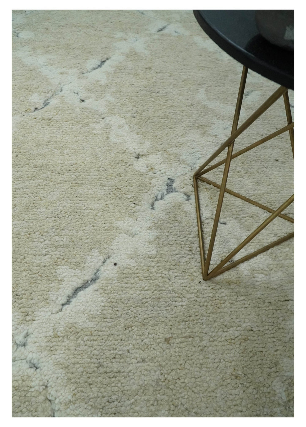 Beige and Ivory Traditional Hand Knotted 8x10 Geometrical Pattern Wool Area Rug - The Rug Decor