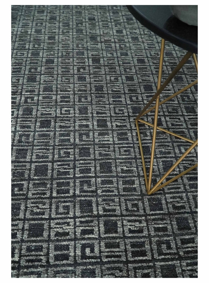 Contemporary Hand carved 8x10 Silver and Charcoal Traditional Geometrical Pattern Hand Knotted Wool Area Rug - The Rug Decor
