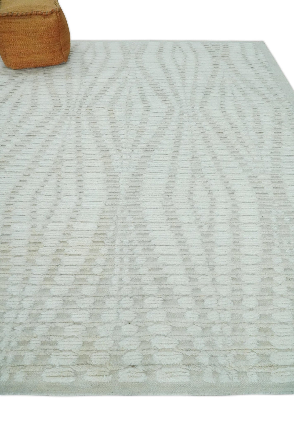 Hand carved Ivory Traditional Geometrical Pattern Hand Knotted 7.10x9.8 Wool Area Rug - The Rug Decor