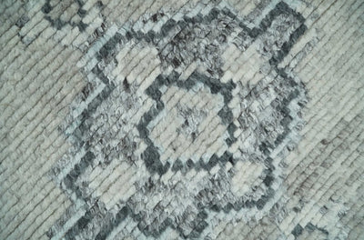 Hand Knotted Silver and Charcoal Traditional with Blended Wool 6x9, 8x10 and 9x12 | UL25 - The Rug Decor