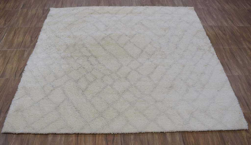 Handmade Moroccan Area Rug made with White Wool _8&