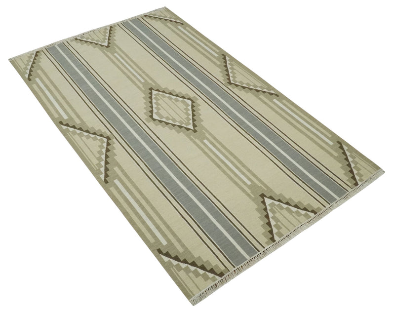 Ivory and Charcoal 5x8 Stripes Pattern Hand Woven Soumak Dhurrie Wool Area Rug - The Rug Decor