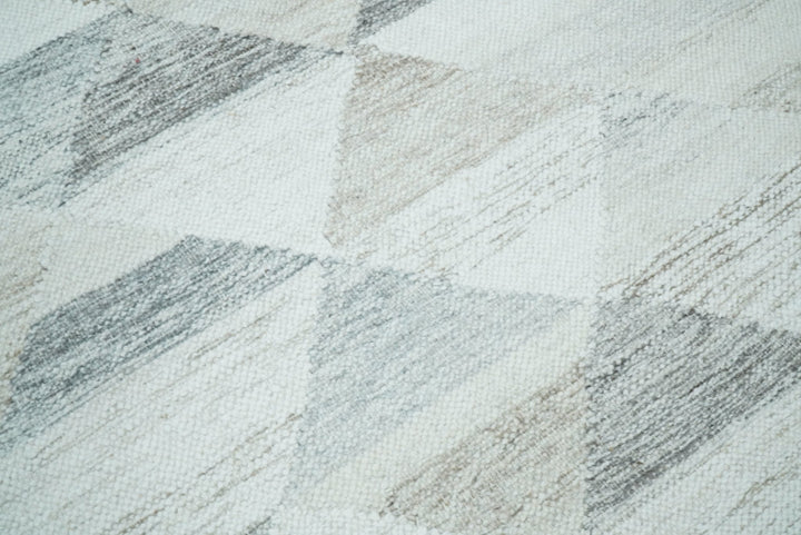 Ivory and Gray Boho Kilim Rug made with Fine Wool Blend | SE5 - The Rug Decor