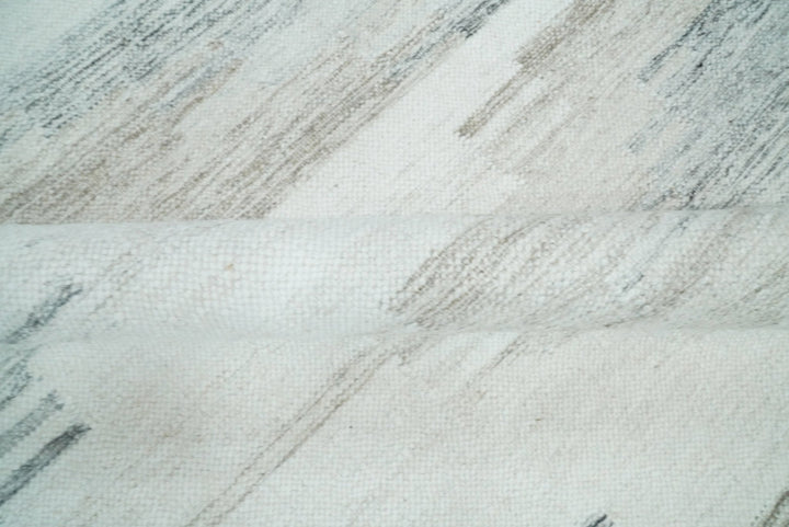 Ivory and Gray Kilim Rug made with fine wool and viscose | SE1 - The Rug Decor