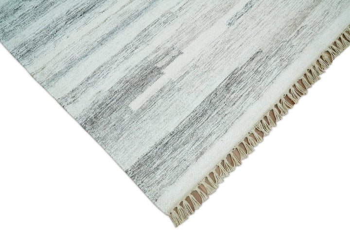 Ivory and Gray Kilim Rug made with fine wool and viscose | SE1 - The Rug Decor