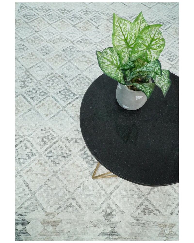 Ivory and Gray Kilim Rug made with Fine wool and Viscose | SE2 - The Rug Decor