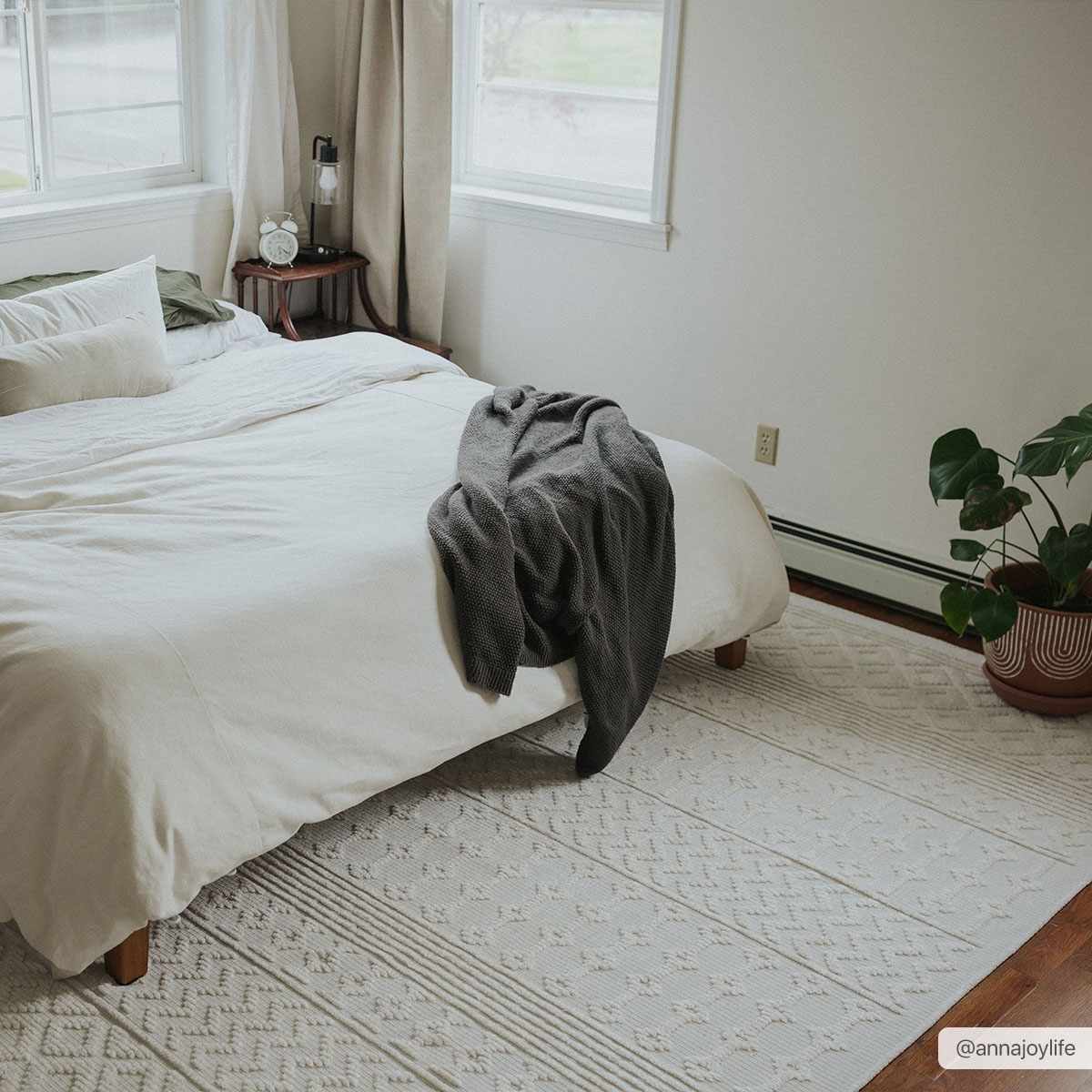 Ivory Texture Tribal Trellis Washable High Low Pile Area Rug - The Rug Decor