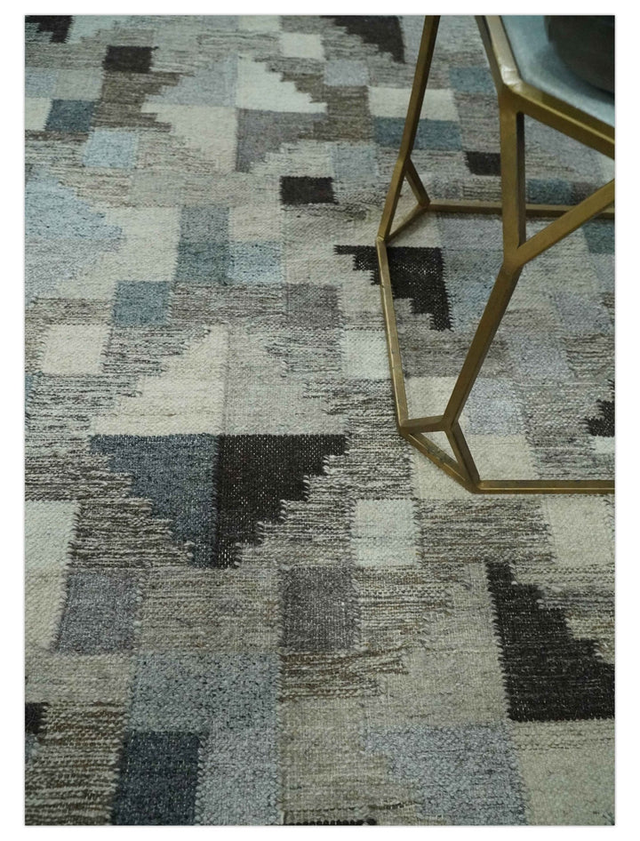 Modern Geometrical Charcoal, Gray and Silver 5.6x7.4 Hand Woven Dari Wool Area Rug - The Rug Decor