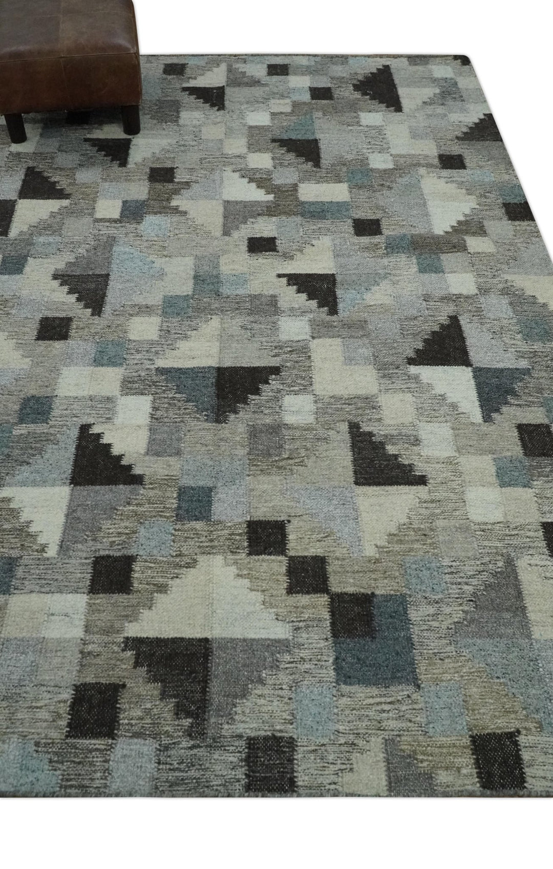 Modern Geometrical Charcoal, Gray and Silver 5.6x7.4 Hand Woven Dari Wool Area Rug - The Rug Decor