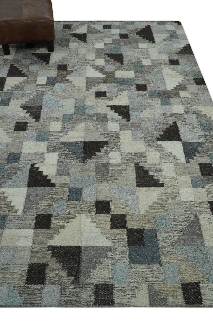 Modern Geometrical Charcoal, Gray and Silver 5.6x7.4 Hand Woven Dari Wool Area Rug - The Rug Decor