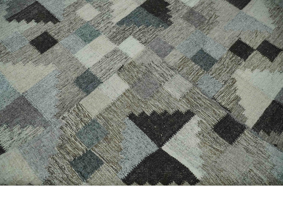 Modern Geometrical Charcoal, Gray and Silver 5.6x7.4 Hand Woven Dari Wool Area Rug - The Rug Decor