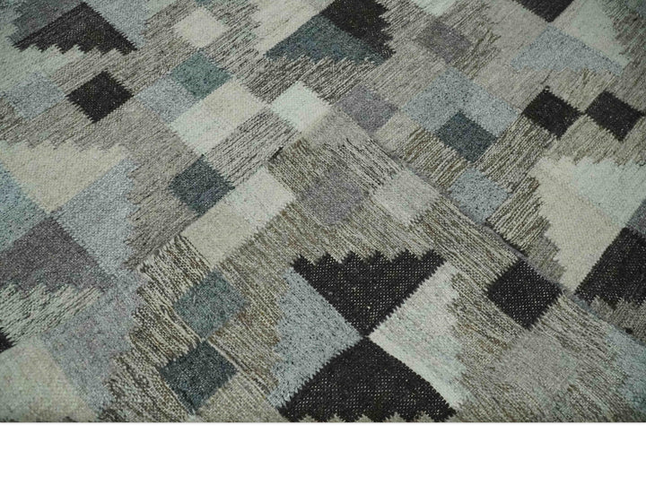 Modern Geometrical Charcoal, Gray and Silver 5.6x7.4 Hand Woven Dari Wool Area Rug - The Rug Decor