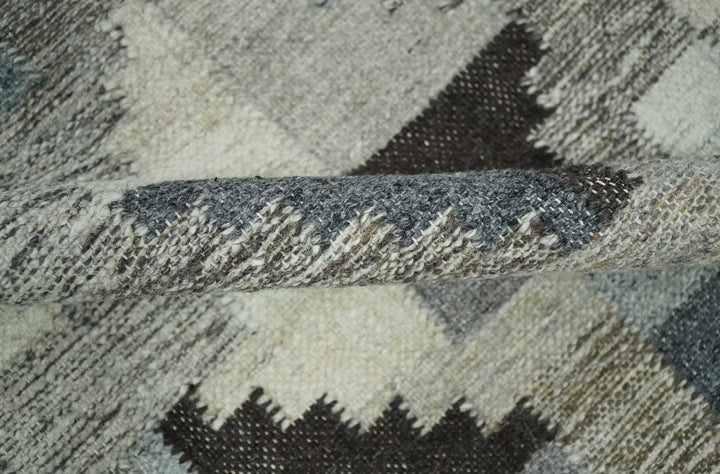 Modern Geometrical Charcoal, Gray and Silver 5.6x7.4 Hand Woven Dari Wool Area Rug - The Rug Decor