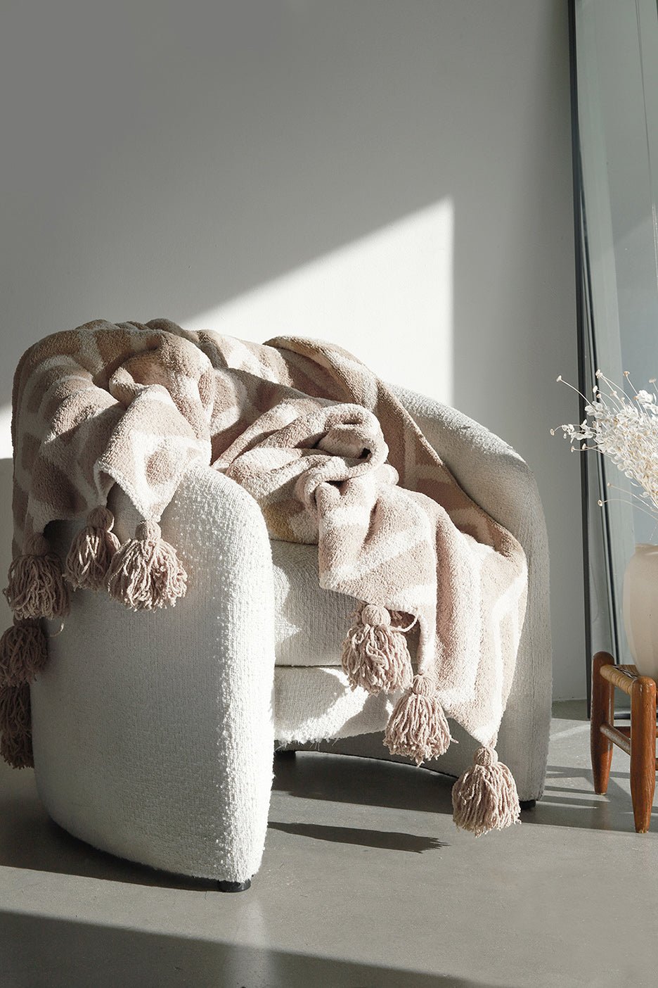 Modern Stripes Pattern Maze Pom Pom Soft and Cozy Throw Blanket - The Rug Decor