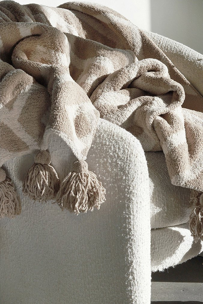 Modern Stripes Pattern Maze Pom Pom Soft and Cozy Throw Blanket - The Rug Decor