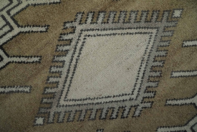 Natural Wool Hand Knotted Ivory, Beige and Black Traditional Heriz Serapi Wool Area Rug, Kids, Living Room and Bedroom Rug | MEHK21 - The Rug Decor