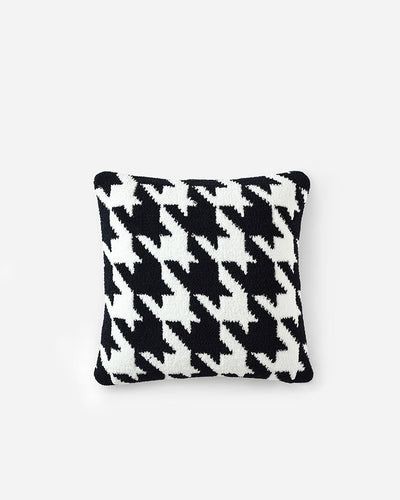 Soft and Cozy Black and White Houndstooth Throw Pillow - The Rug Decor