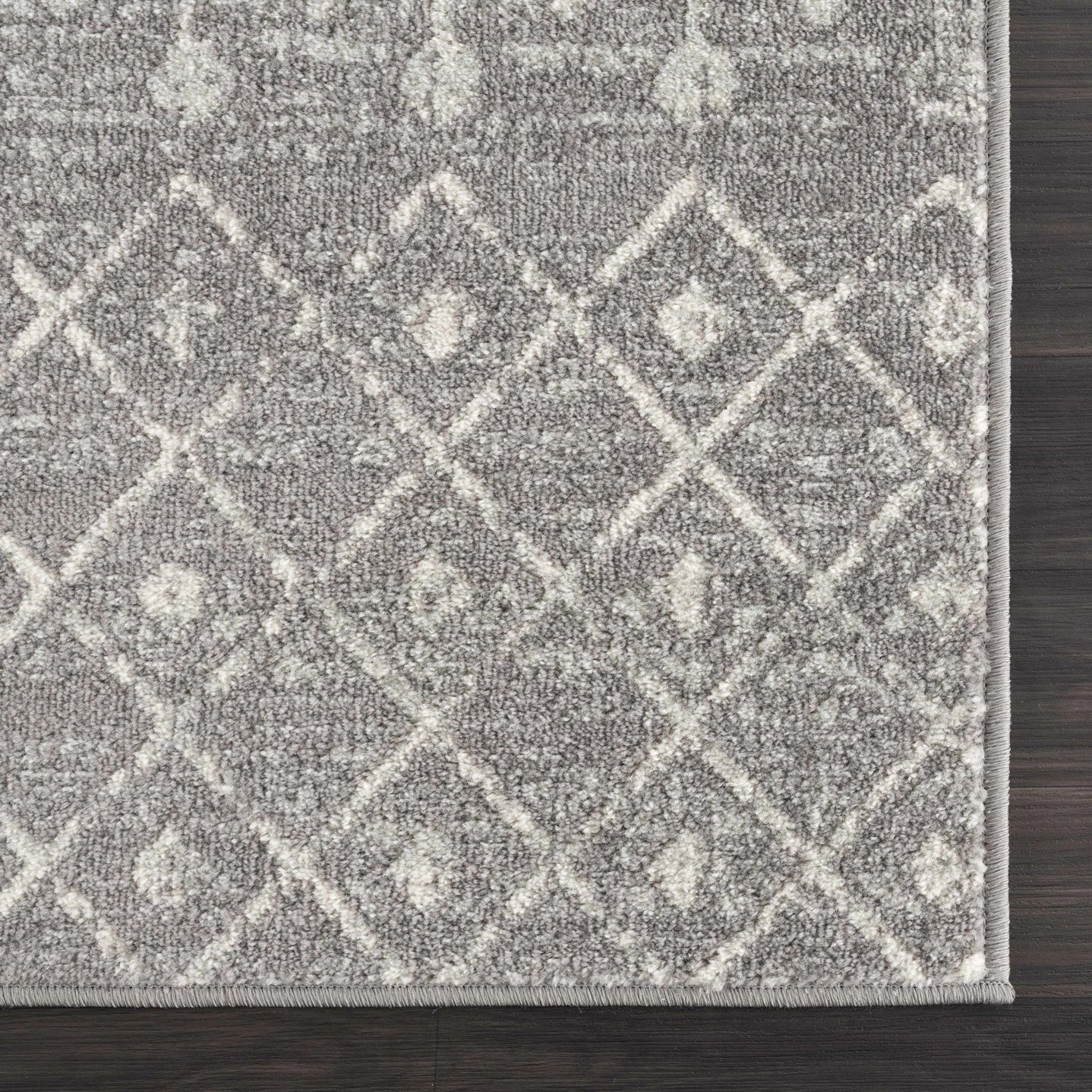 Traditional Gray and Beige low pile Tribal Trellis indoor Area Rug - The Rug Decor