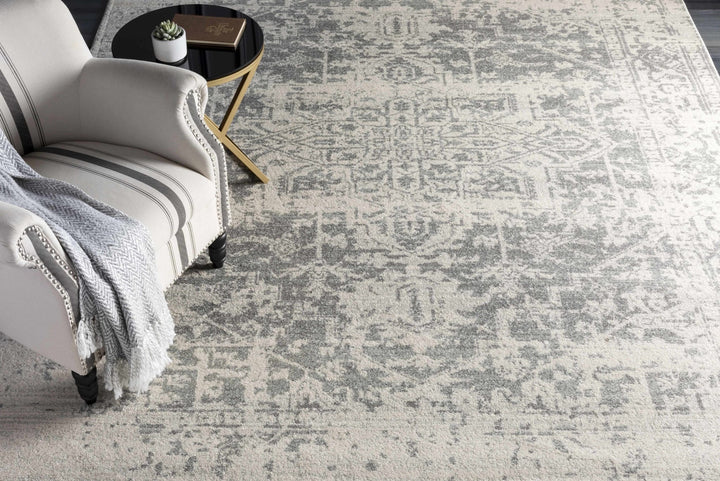 Traditional Heriz Design Gray and Beige Medallion Area Rug - The Rug Decor